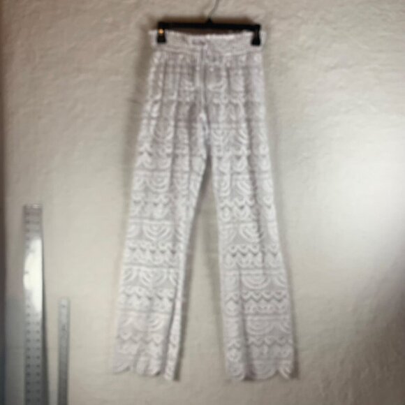 Miken Junior's Scalloped Hem Solid Crochet White Swim Cover Up Pants Size XS NWT - Picture 1 of 16